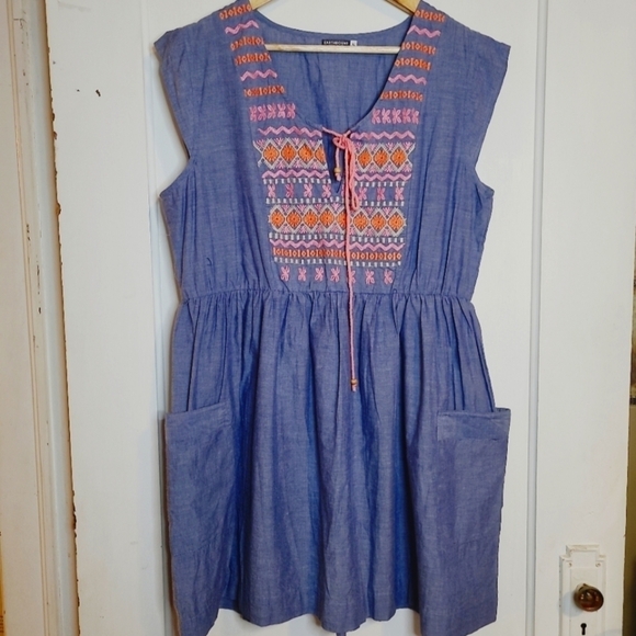 Earthbound Smocked Embroidered Front, Tie Neck Dress Large. - Picture 7 of 10
